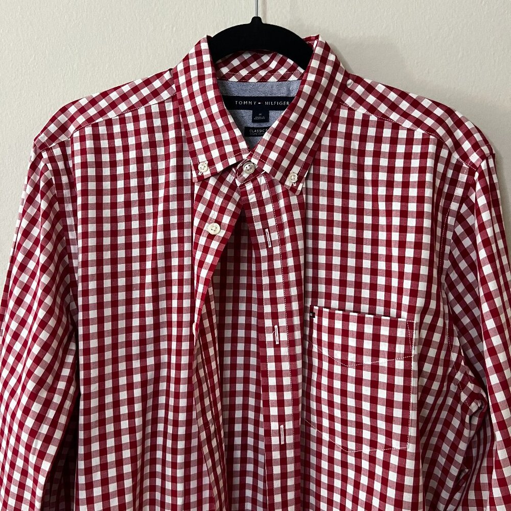 Tommy Hilfiger Size M Classic Fit Long Sleeve Collared Shirt Red/White
